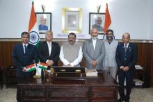 Shri Gaurish Dhond, Vice Chairman of Indian Red Cross Society & others called on Hon'ble Governor at Raj Bhavan