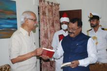 Hon'ble Governor visited residence of Shri Damodar Maujo - Jnanpith Award 2021at Majorda