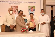 Hon'ble Governor felicitated Sahitya Akadami Awardees 2021 - Shri Sanjiv Verenkar and Smt. Sumedha Desai at Raj Bhavan, Goa