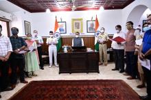 Hon'ble Governor alongwith Officers and staff of Raj Bhavan, Goa read the Preamble to the Constitution of India on the occasion of Constitution Day