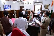 Hon'ble Governor alongwith Officers and staff of Raj Bhavan, Goa read the Preamble to the Constitution of India on the occasion of Constitution Day