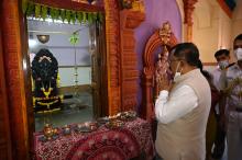 As part of 'Goa Sampurna Yatra', Hon'ble Governor visited Sattari taluka on 23.2.2022. Hon'ble Governor alongwith First Lady offered prayers to Shree Brahmadev Temple, Carambolim, Sattari taluka