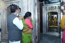 Hon'ble Governor and First Lady Smt. Rita Sreedharan visited Shree Mangesh temple at Mangeshi