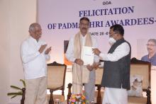 Hon'ble Governor felicitated Padma Shri Awardees - 2022 His Holiness Brahmeshanandacharya Swami and Shri Brahmanand Shankhwalkar at Raj Bhavan