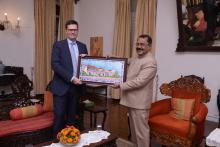 Mr. Peter Truswell, Consul General of Australia in Mumbai called on Hon'ble Governor at Raj Bhavan