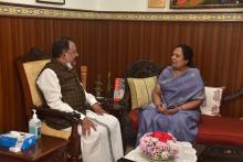 Smt. Darshana Jardosh, Hon'ble Minister of State of Railways and Textiles called on Hon'ble Governor at Raj Bhavan