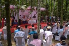  Hon'ble Governor felicitated Shri Pandurang Patil and two farmers and interacted with farmers under Agriculture Technology Management Agency organised by Directorate of Agriculture at Farm of Shri Pandurang Patil, Rivona.