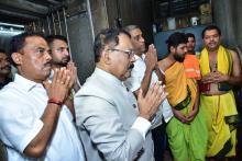 As part of 'Goa Sampurna Yatra', Hon'ble Governor visited Ponda Taluka. Hon'ble Governor visited Shree Navadurga temple at Madkai and offered prayers.