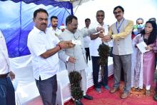 Hon'ble Governor visited Marine Farming site (Harvesting of Mussels) at Madkai, an adopted village under Unnat Bharat Abhiyan by Goa University