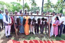 Hon'ble Governor visited Marine Farming site (Harvesting of Mussels) at Madkai, an adopted village under Unnat Bharat Abhiyan by Goa University