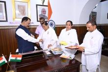 Delegation of Brahma Kumaris tied Rakhi to Hon'ble Governor at Raj Bhavan