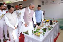 Hon'ble Governor of Gujarat Shri Acharya Devvrat in the presence of  Hon'ble Governor of Goa Shri P.S. Sreedharan Pillai & Hon'ble Chief Minister Dr.Pramod Sawant  launched the project of Natural Farming organised by Dte. of Agriculture at Raj Bhavan