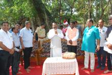 HON'BLE GOVERNOR VISITED ANCIENT TREE AT SHREESTHAL CANACONA AND UNDERSTAND THE HISTORY AND OTHER DETAILS OF THE TREE