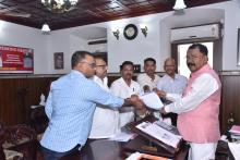 SHRI SAMIR VOLVOIKAR, STATE CONVENOR GOA TRINAMOOL CONGRESS PARTY (GOA), MR. MARIANO RODRIGUES, MR. TRAJANO D'MELLO, MR. JAYESH SHETGAONKAR, MR. PETER AFANSO WAS CALLED ON HON'BLE GOVERNOR AT RAJ BHVAN.