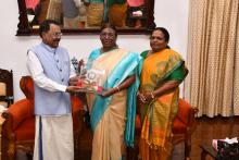 Gift exchange with Hon'ble President of India