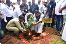 Hon'ble Governor attended Sampling Plantation by Sreemoolan Union Club, Muyattupzha, Kerala.