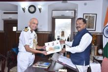 ADG KR Suresh, PTM,TM, Coast Guard Commander (West), DIG Arunabhose called on Hon'ble Governor at RaJ Bhavan