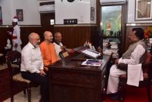 Swami Aryananda ,Secretary Ramakrishna Mission, Shri Dharmesh Kumar Joshi, Shri Ashish Sakordekar called on Hon'ble Governor at Raj Bhavan. 